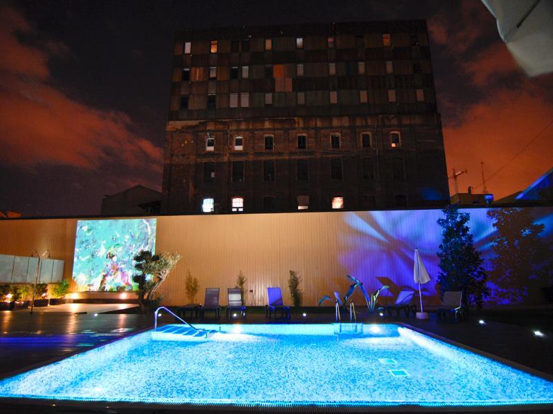 & Olimpica Barcelona